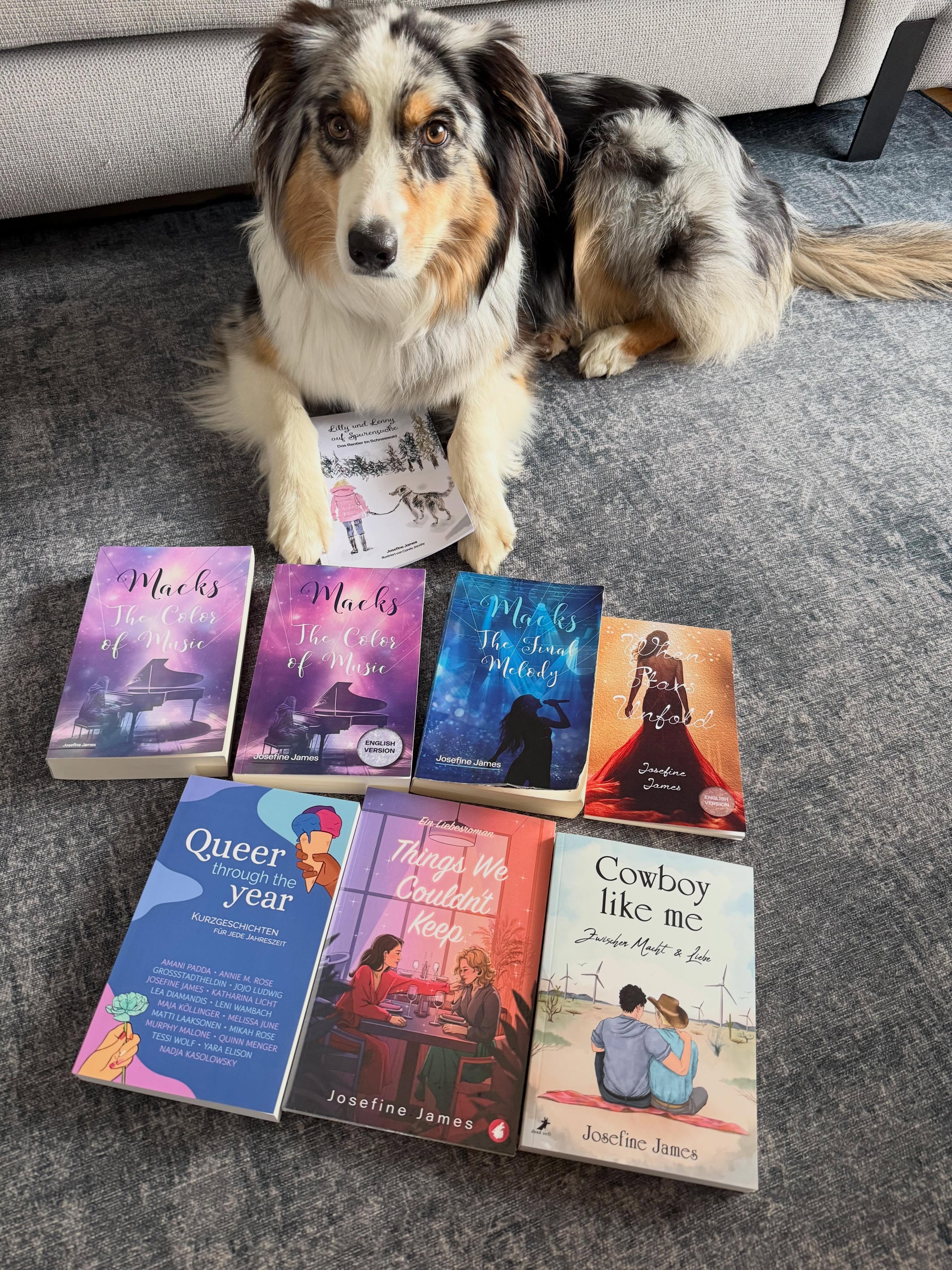 Seit der FBM sind ein paar mehr Follower dazugekommen – danke dafür! 💗

Ich möchte die Gunst der Stunde daher nutzen, um meine Bücher vorzustellen.

Als Eyecatcher mit dabei: meine Marketingchefin Princess Eleanor (Lenn). 🐾 

Sie hält auch direkt das Buch in den Pfoten, in dem sie die Hauptprotagonistin ist: Lilly & Lenny auf Spurensuche. Ein Kinderbuch, das ich als Weihnachtsgeschenk für meine Nichte Lilly geschrieben und über Amazon veröffentlicht habe. 💗

Weiter geht’s mit meinem persönlichen Baby: Macks. The Color of Music und The Final Melody. Zwei Bände einer sapphischen New Adult coming of age Music Romance, beide im Selfpublishing erschienen. Dazu gibt’s noch ein kurzes Spin-off: When Stars Unfold.

Leider ist aktuell nur The Color of Music ins Englische übersetzt, aber ich hoffe, dass sich das im nächsten Jahr ändert. 😎

Die beiden Macks-Bände werden übrigens gerade vertont. ;) Aber mehr dazu in ein paar Wochen. 😎

Anfang des Jahres habe ich gemeinsam mit 16  wunderbaren queeren Autor:innen unsere Antho: queer through the year heraus gebracht. 17 Bunte Geschichten passend zu den 4 Jahreszeiten.

Mein Verlagsdebüt durfte ich dieses Jahr bei Ylva mit Things We Couldn’t Keep feiern – ein Liebesroman über zweite Chancen, verdrängte Dinge aus der Vergangenheit und eine ordentliche Portion Drama.

Last but not least: die Cowboys. 🤠 Mein MM-New Adult - Romance-Debüt bei Dead Soft: eine Coming-of-Age-Story über Forbidden Love, Fake Dating und eine Prise Suspense.

Aktuell arbeite ich an diversen Projekten. Eines davon hab ich erst gestern angefangen. ^^ 

… aber mich würde echt interessieren, welche Themen und Genres euch reizen würden. Vielleicht hab ich da sogar schon was in Vorbereitung oder auf der drive. 🙈😎

#autorin 
#sapphicwriter
#queerliterature🏳️‍🌈 
#newadult
#romance